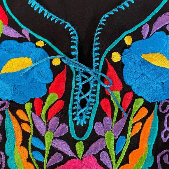 NWOT Size Large black embroidered Mexican dress - Picture 7 of 7